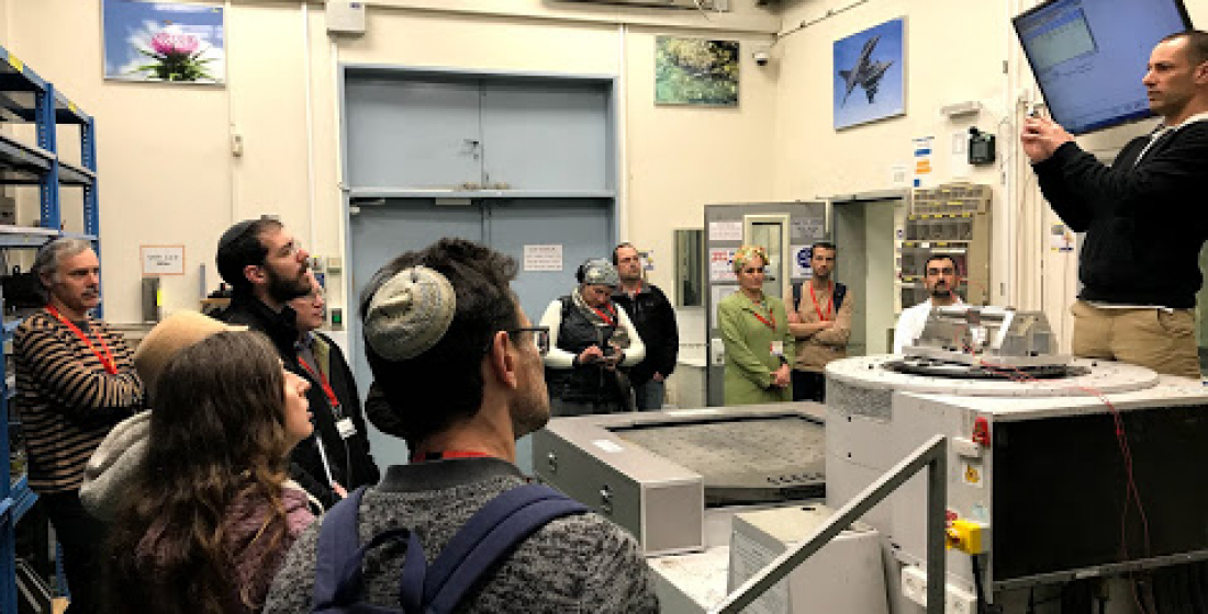 סיור קהילת מורי הפיזיקה של רשת אמי”ת בחברת אלאופ