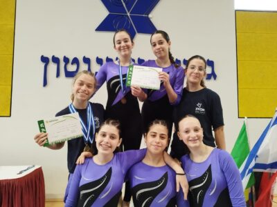 נבחרת ההתעמלות של אולפנת אמית ישורון פתח תקווה