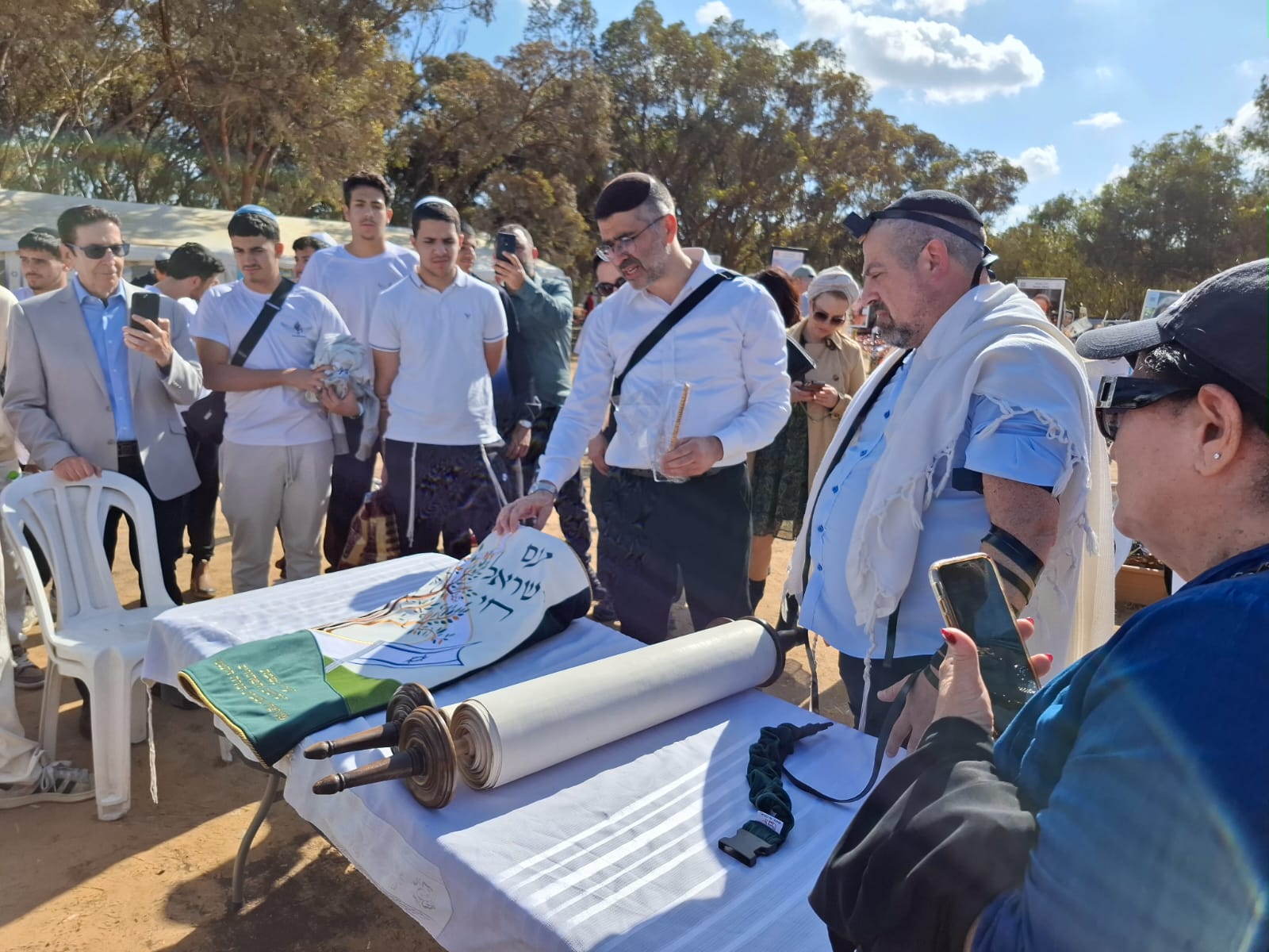 ספר התורה שניצל מהשואה – בנובה