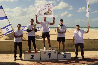 תלמידי ישיבת אמית יגל אשדוד בסיום המירוץ