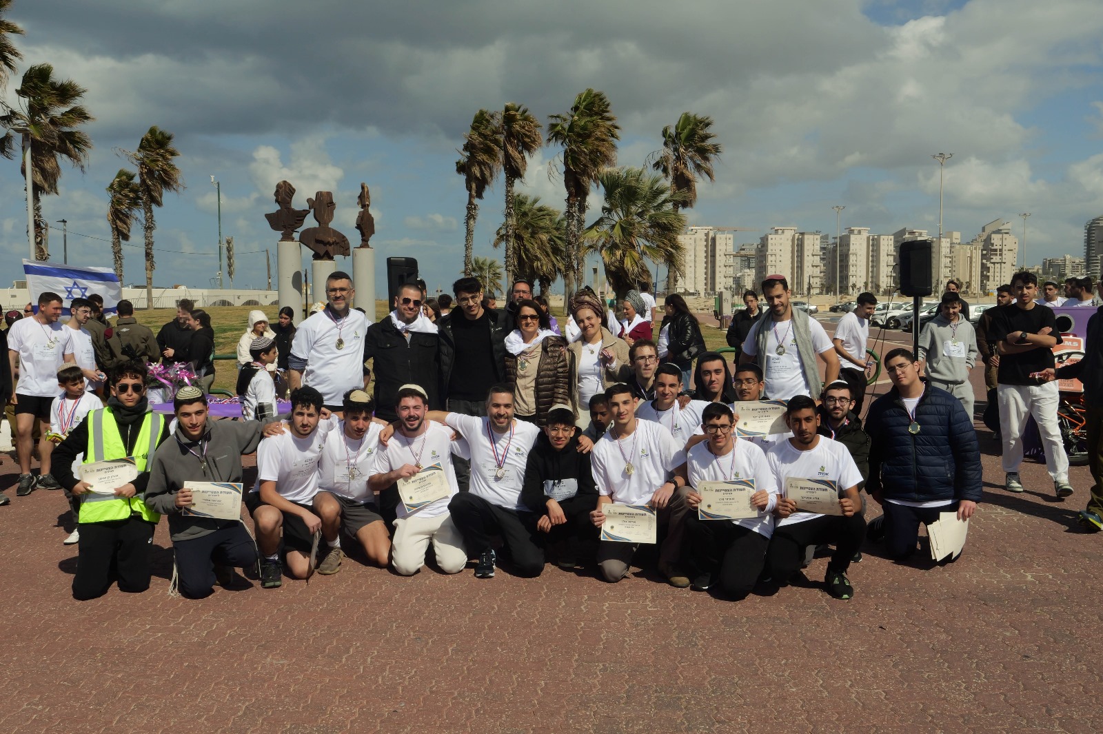 הרוח תנצח: תלמידי ישיבת אמית יגל אשדוד רצו לזכרם של הגיבורים
