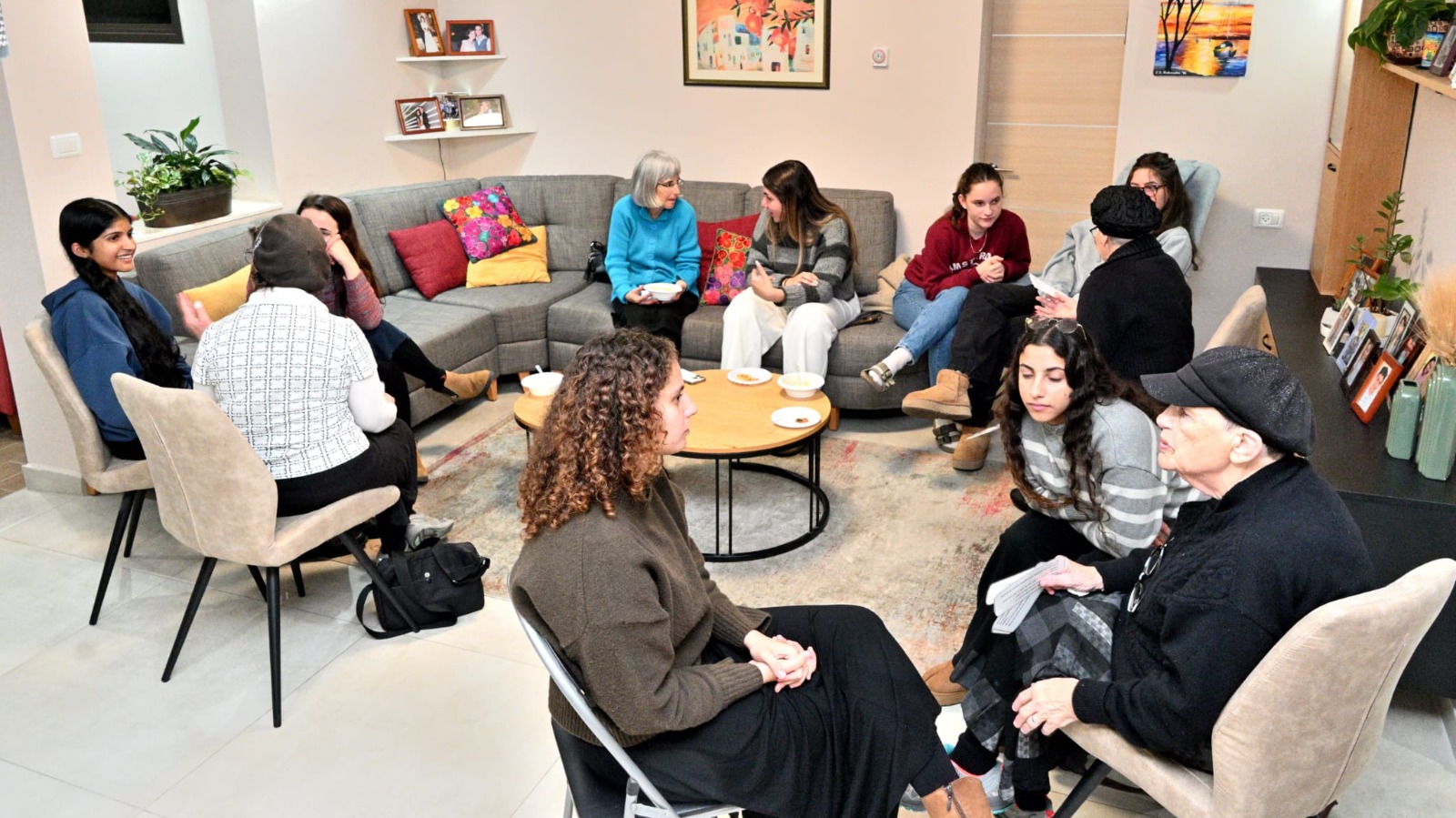 כך מתכוננים לבגרות: מרק ושיחה באנגלית מדוברת עם נשים מהקהילה