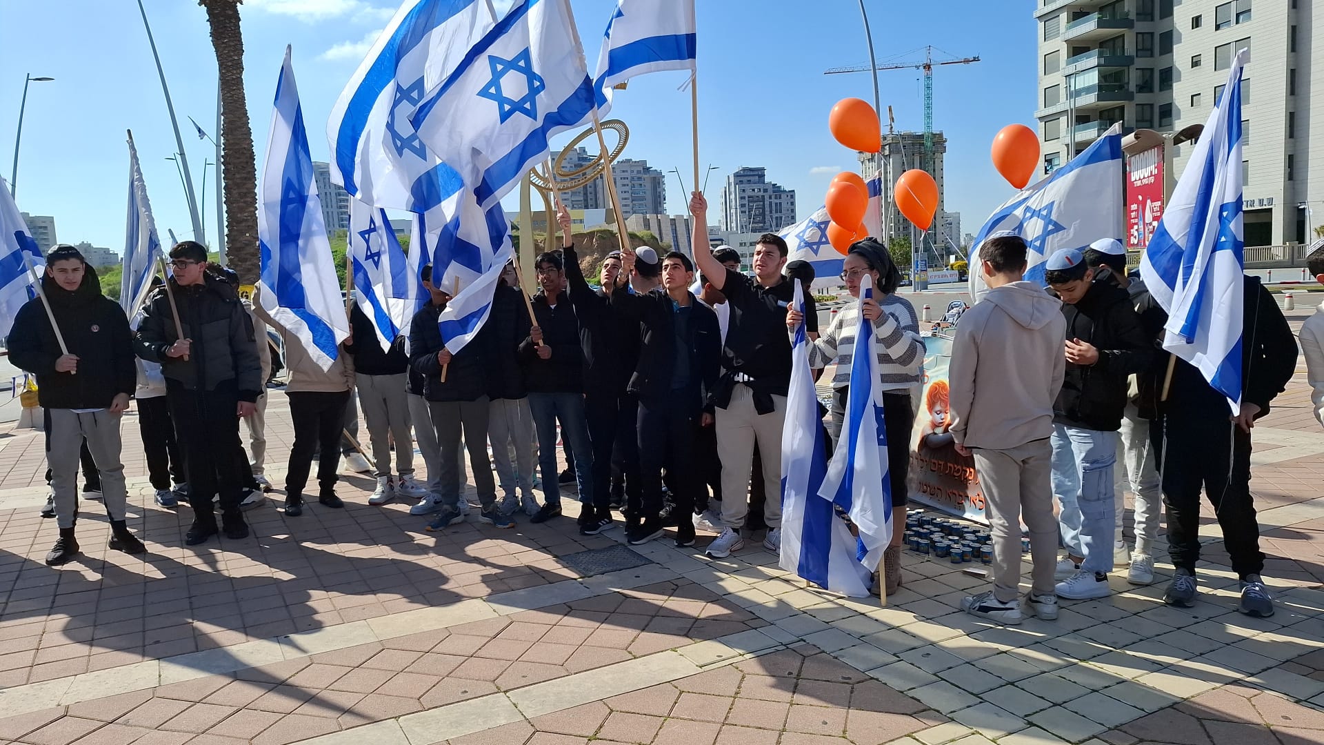שיעור החינוך של תלמידי ישיבת אמית יגל אשדוד בלווית משפחת ביבס