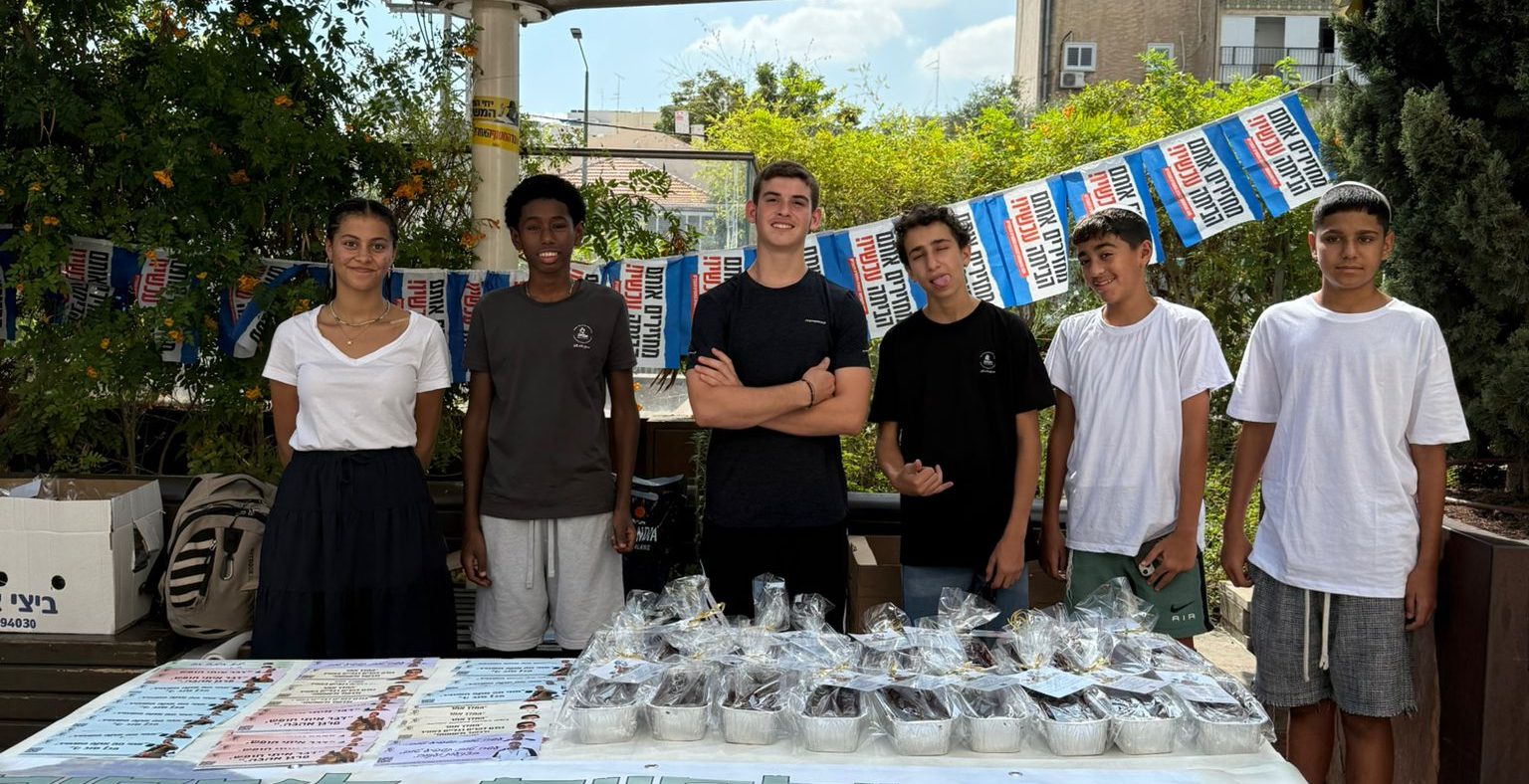לקראת ראש השנה: התלמידים מפיצים את האור של הלוחם שנפל בחאן יונס