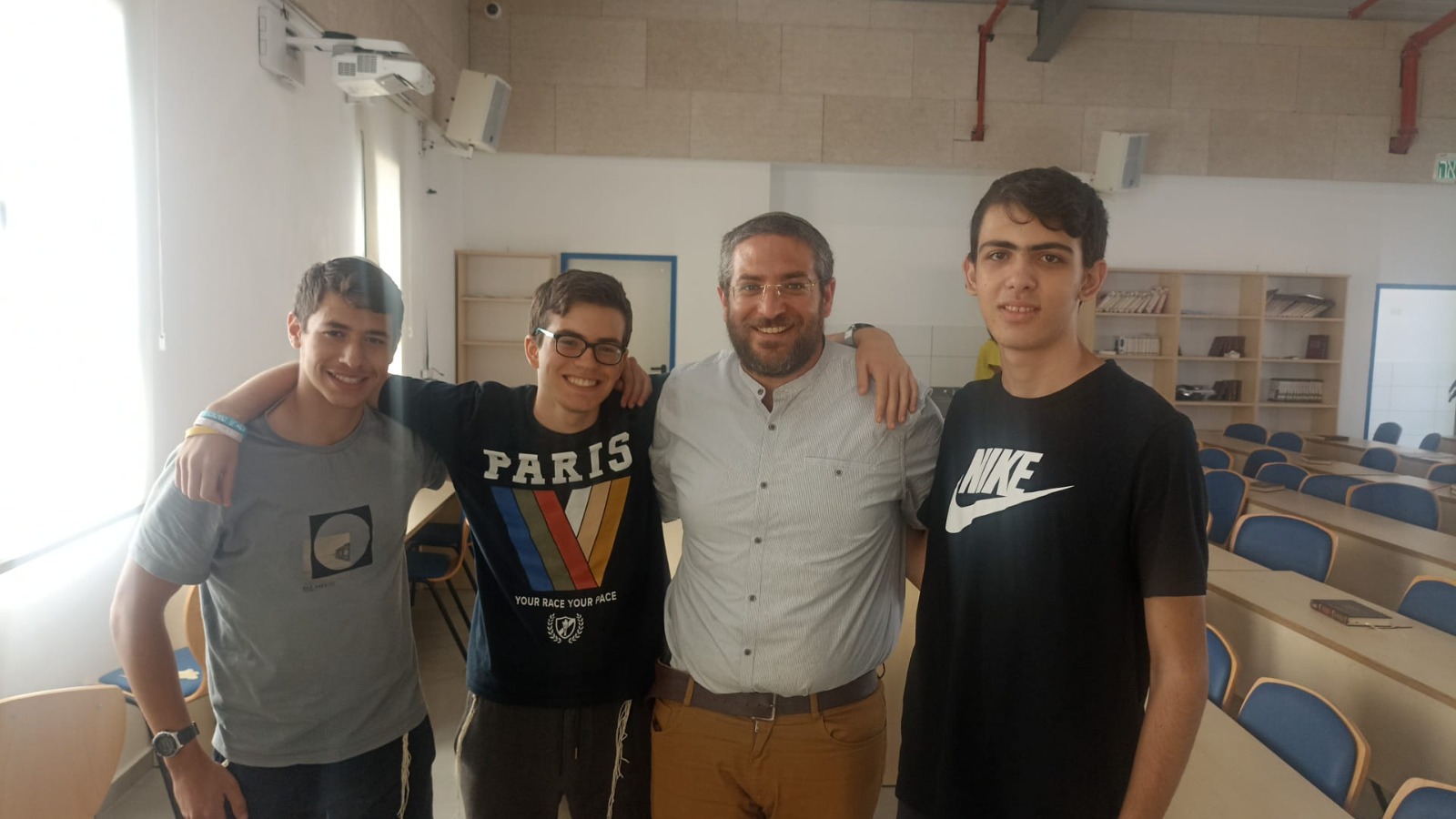 השגרירים הצעירים של אמית בר אילן פ