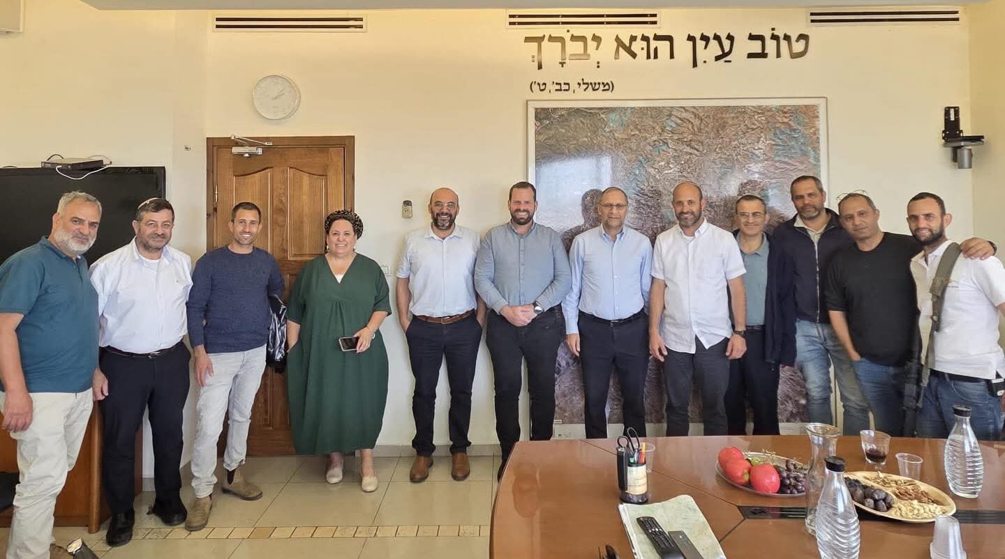במפגש בין ראש המועצה, אלירם אזולאי, לבין מנכ